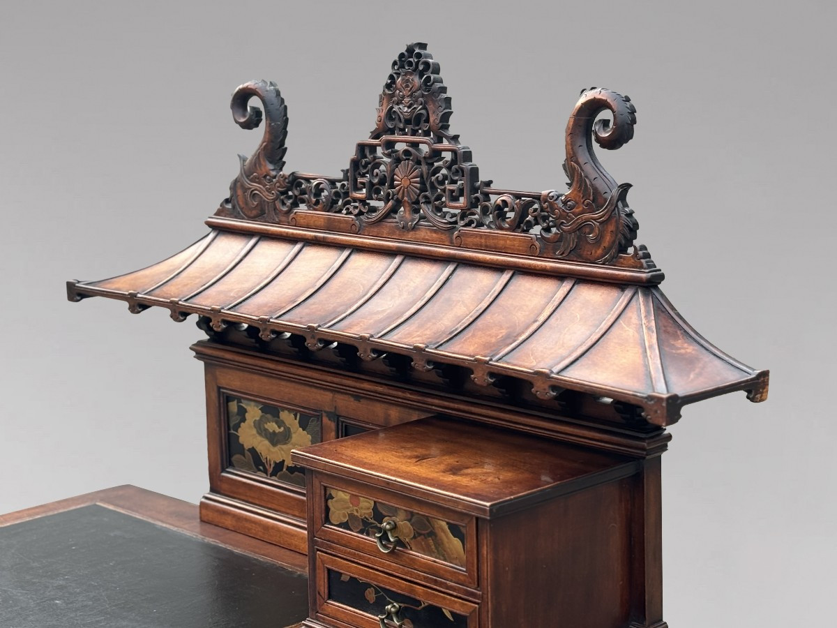 19ème siècle, Table d'Écriture Chinoise Chippendale avec Plateau en Pagode Sculpté-photo-6