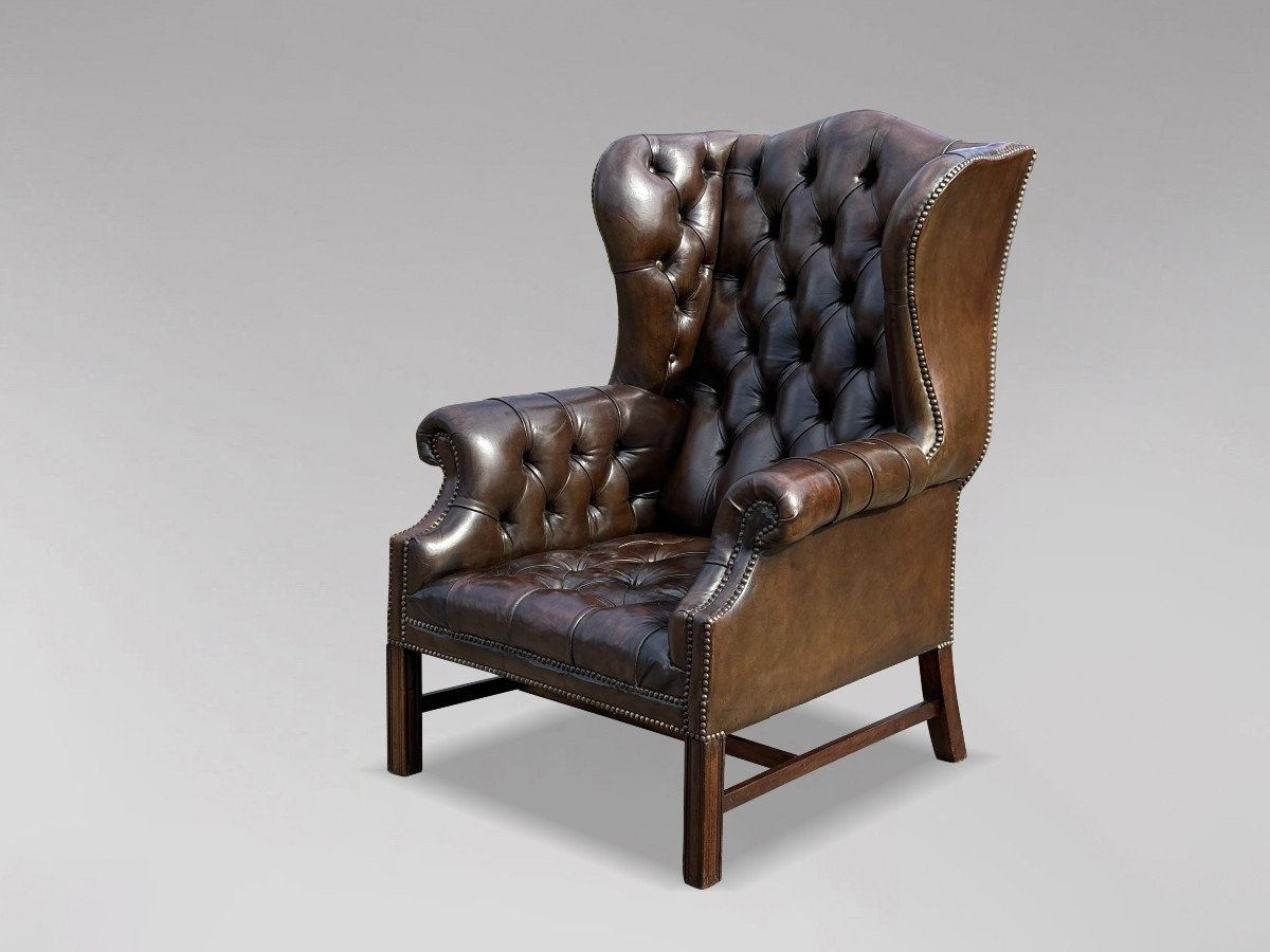 Début  20ème Siècle, Fauteuil à Oreilles en Cuir Marron de Style Géorgien