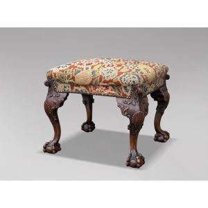 Début 19ème Siècle, Tabouret en Noyer Sculpté d'Époque Régence