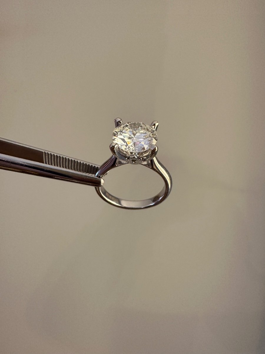 White Gold Ring, Set With A 3.39 Carat Diamond-photo-3