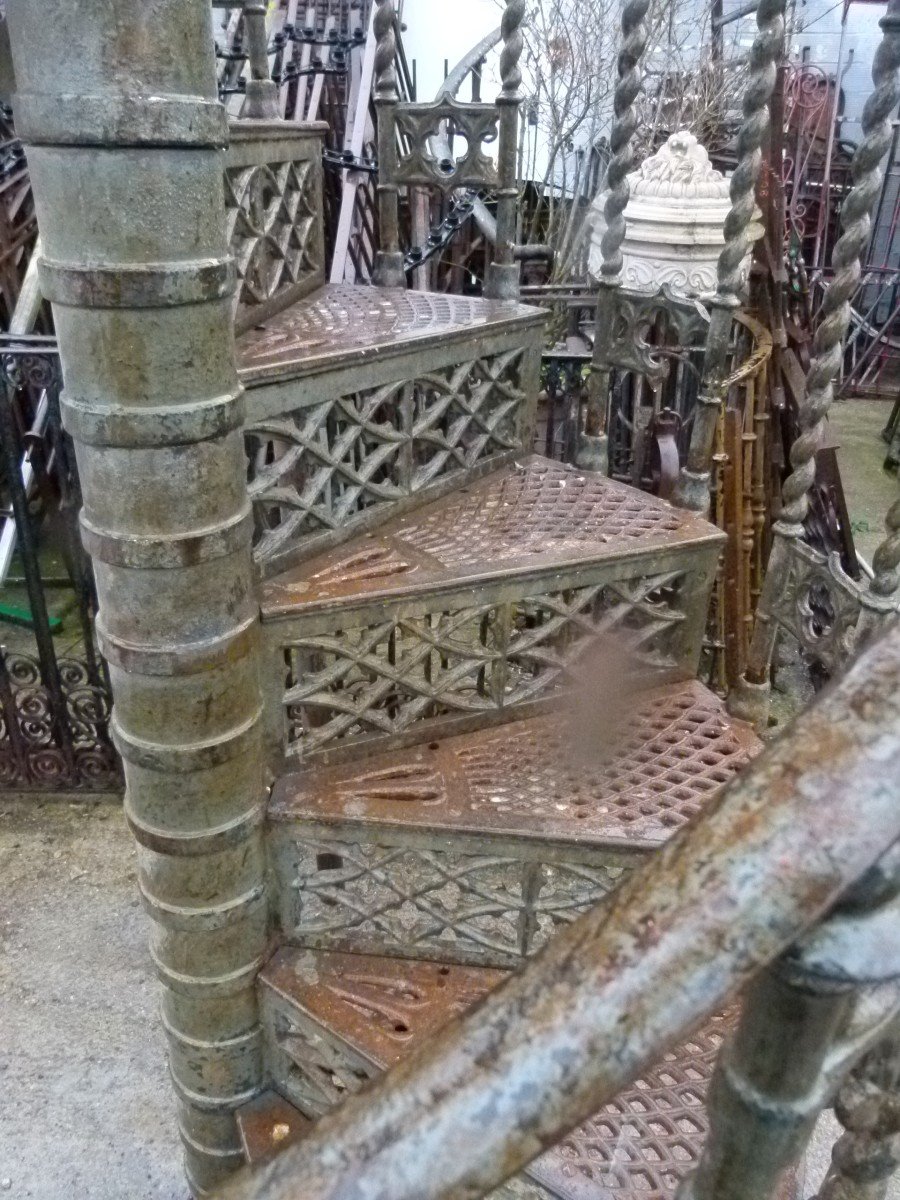 Nineteenth Cast Iron Spiral Staircase-photo-3