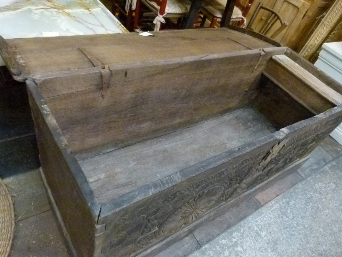 18th Century Chest-photo-4