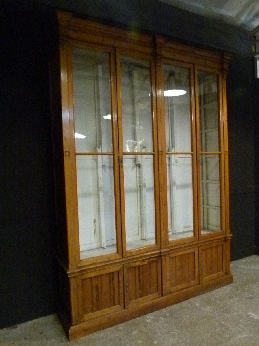 20th Century Electrified Solid Wood Display Case-photo-2