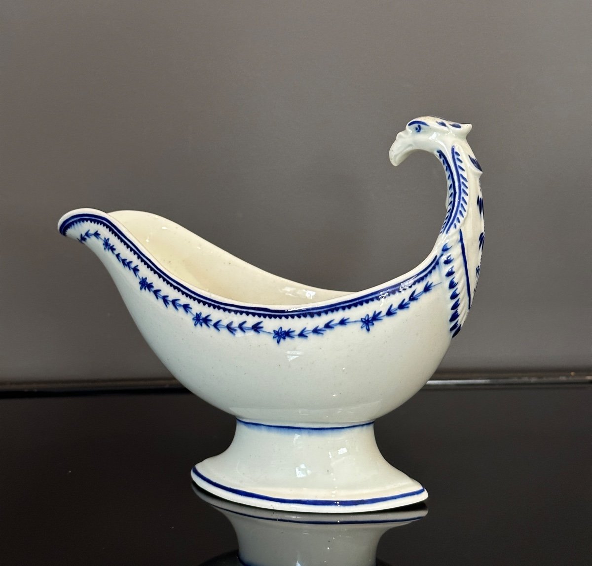 Saucière Aigle Porcelaine De Tournai Fin XVIIIeme