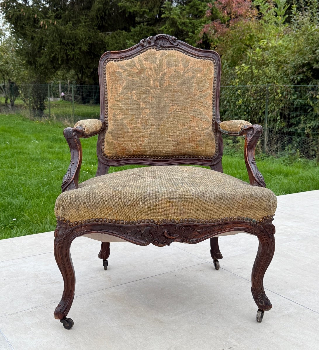 Fauteuil En Noyer d'Epoque Louis XV XVIIIème