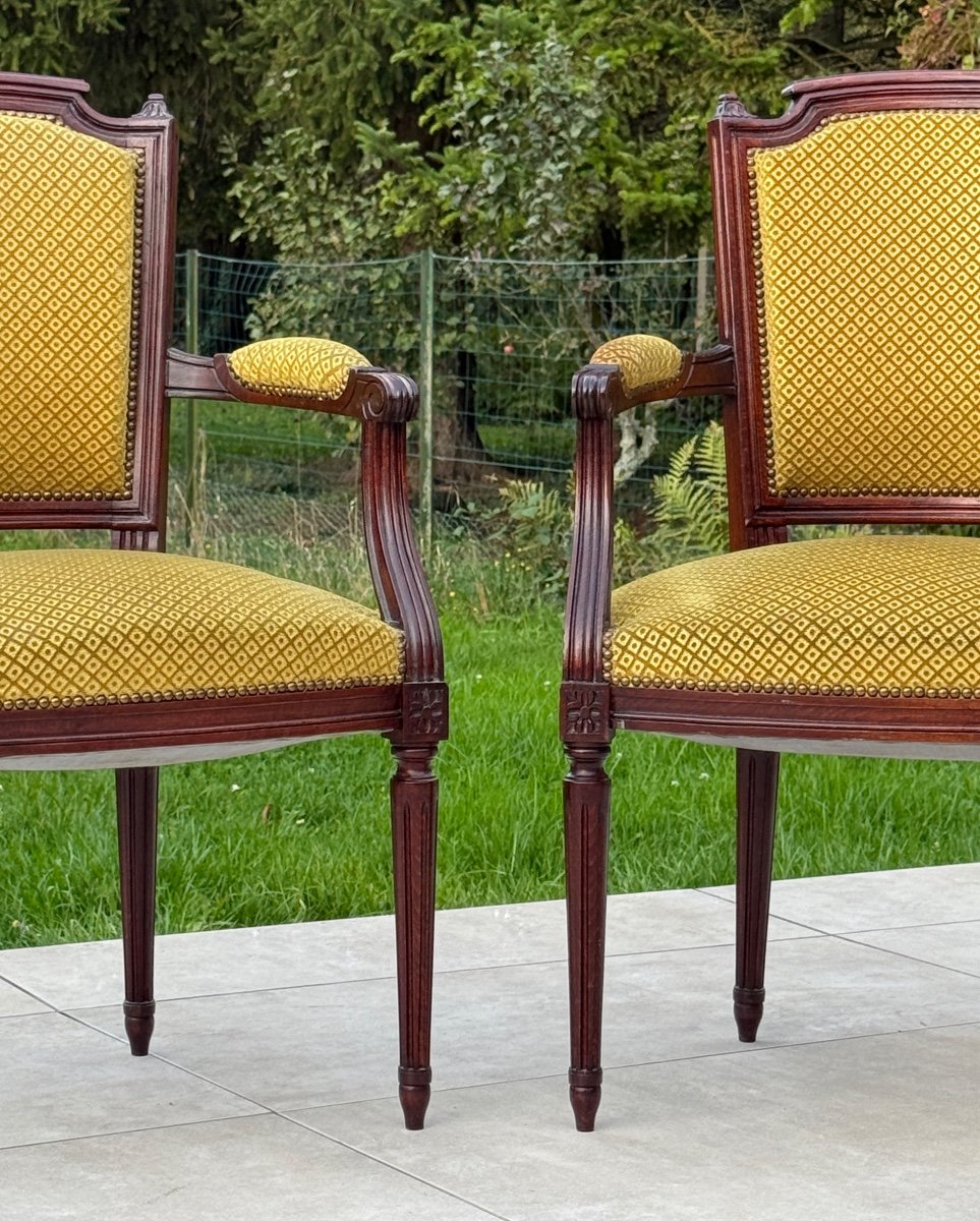 Paire De Fauteuils De Style Louis XVI Vers 1900