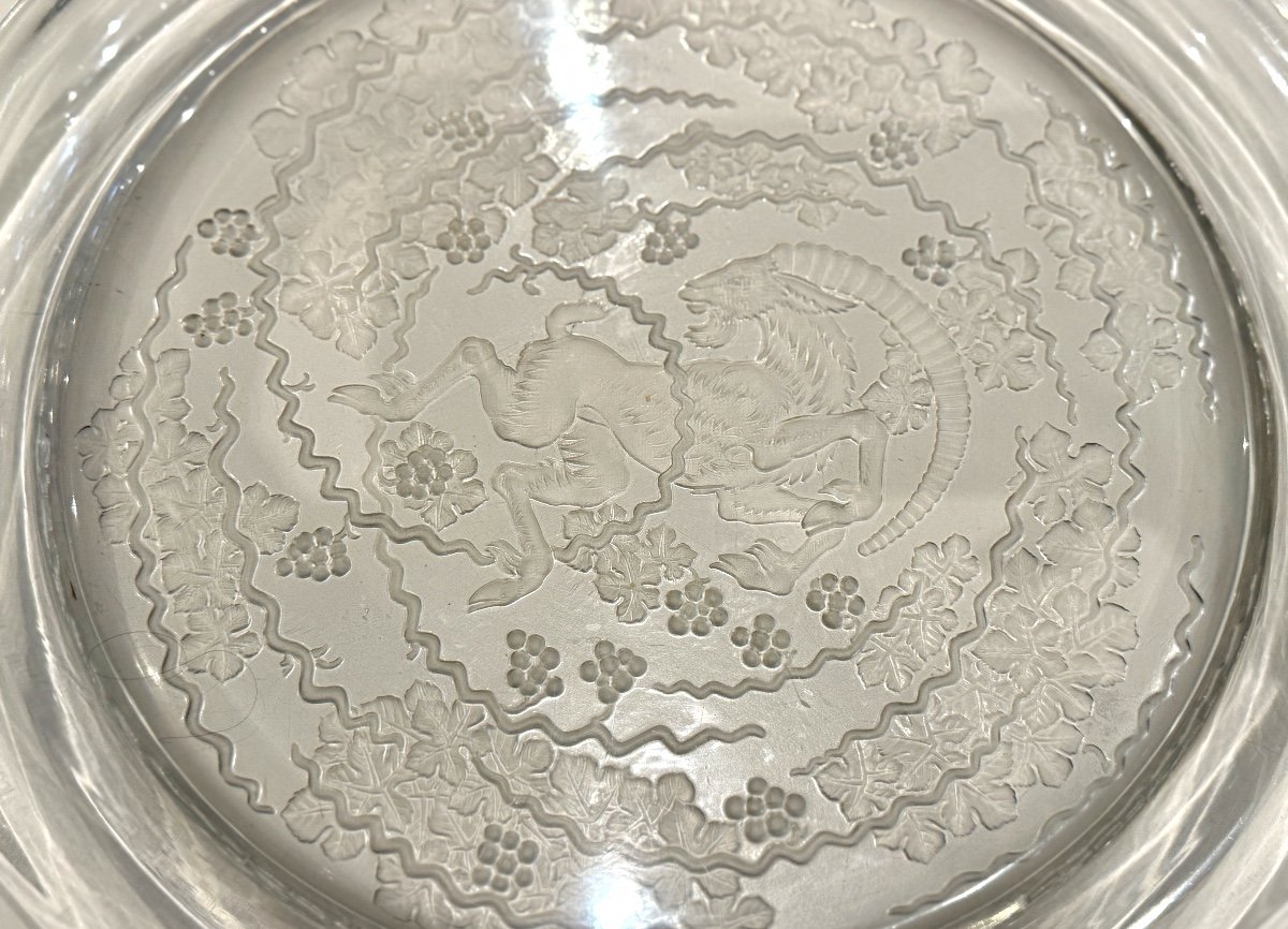 Lalique, Grand Plat Bouquetin Signé Epoque XXème