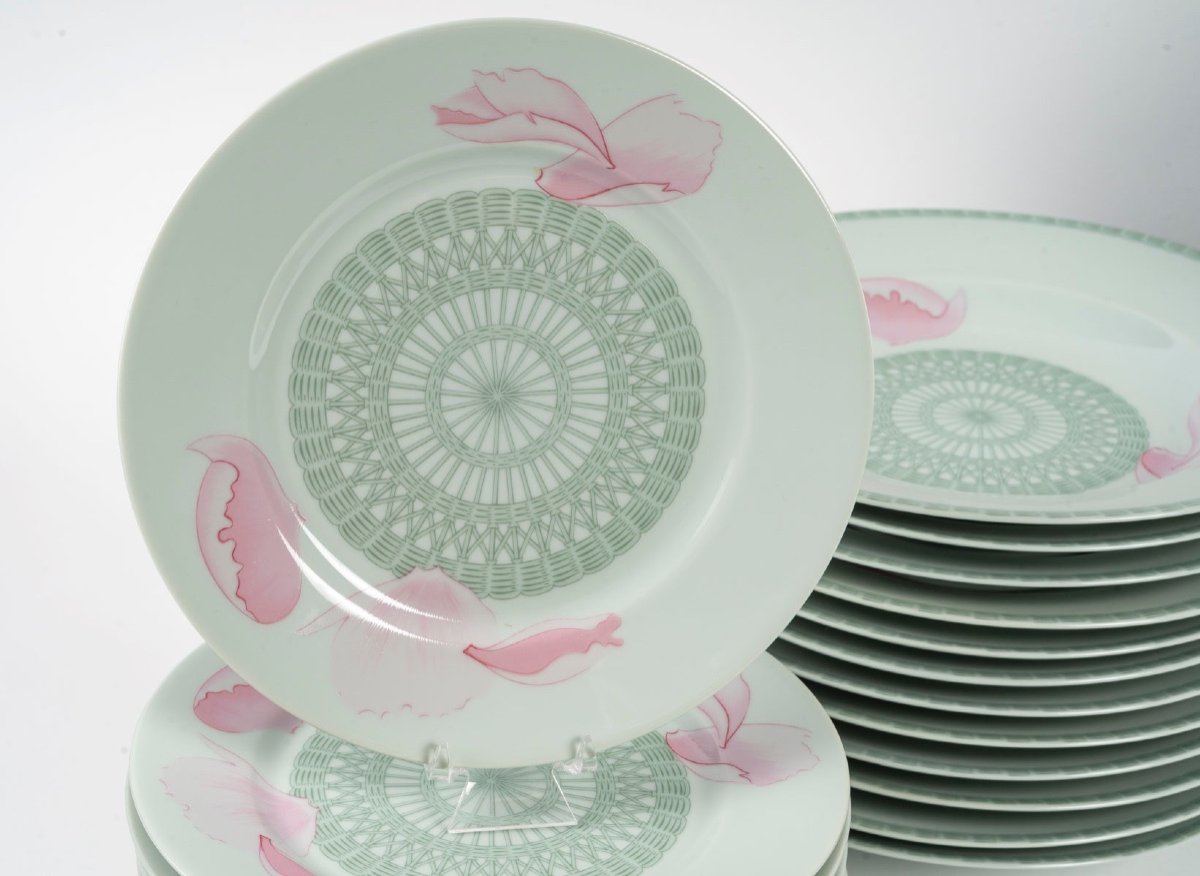 Rare Hermès « Les Pivoines » Dinnerware Set | 12-person Set (45 Pieces)-photo-3