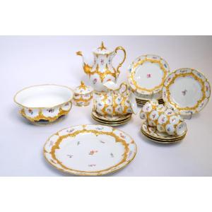 Meissen Tea And Coffee Set Model B-form 1960 | Hand Gilding | Floral Pattern | 23 Pieces