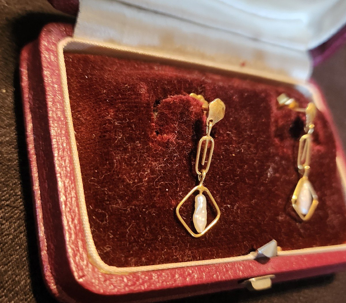 Pair Of Gold And Pearl Earrings-photo-3