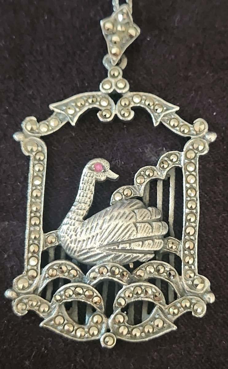 Pendentif En Argent Figurant Un Cygne Vers 1920