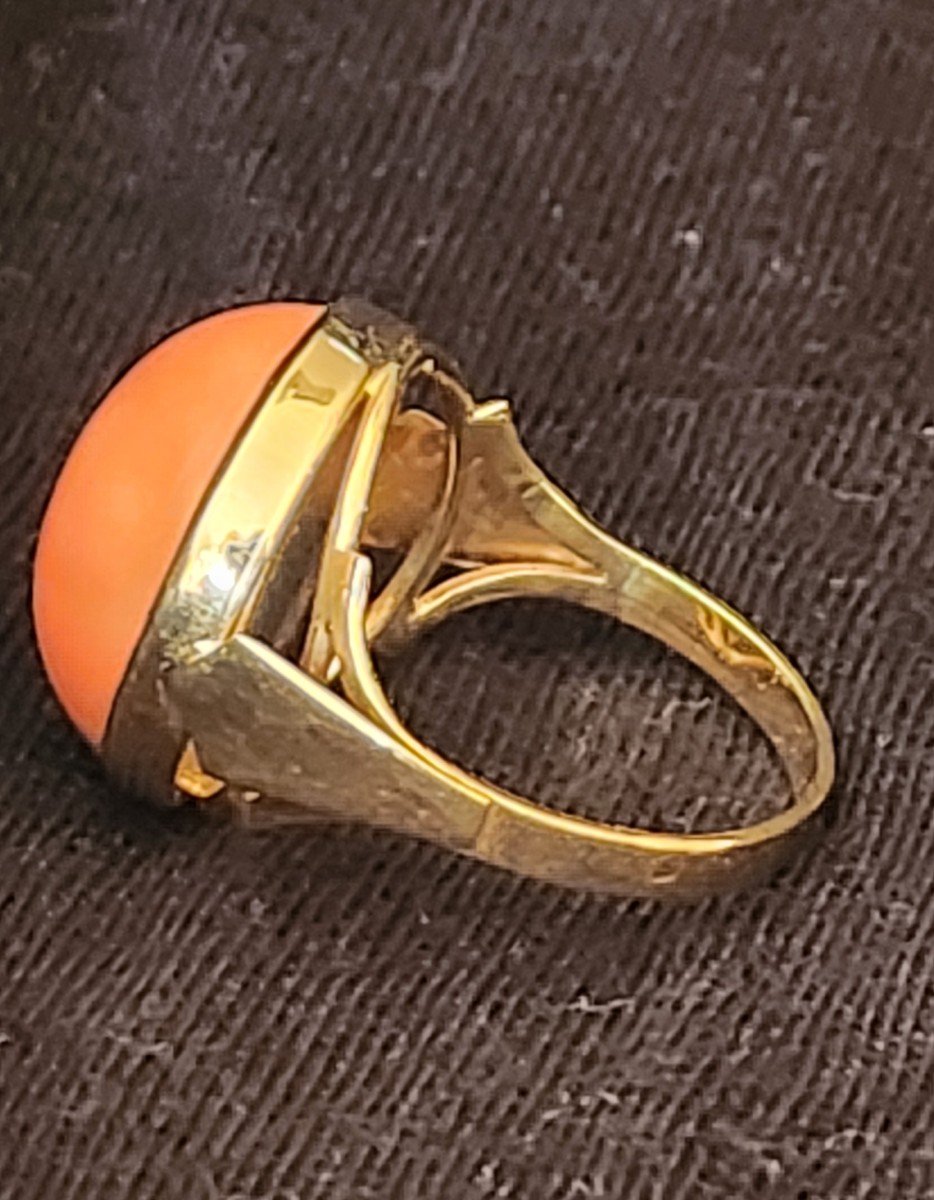 Bague En Or Et Cabochon De Corail -photo-1