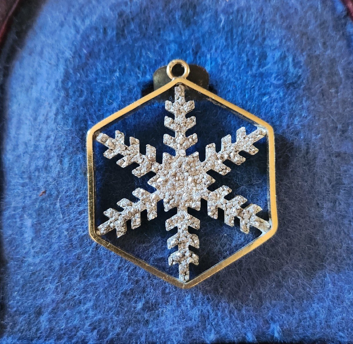 Silver Snowflake Pendant