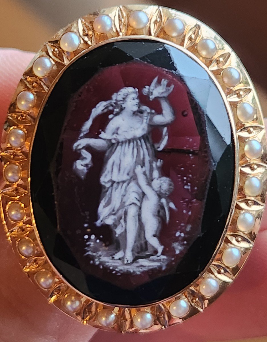 Gold Brooch And Miniature In Grisaille On Glass 19th Century 