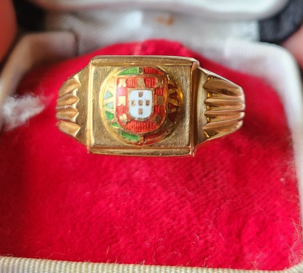 Bague d homme Chevalière Or Et Blason émaillé 