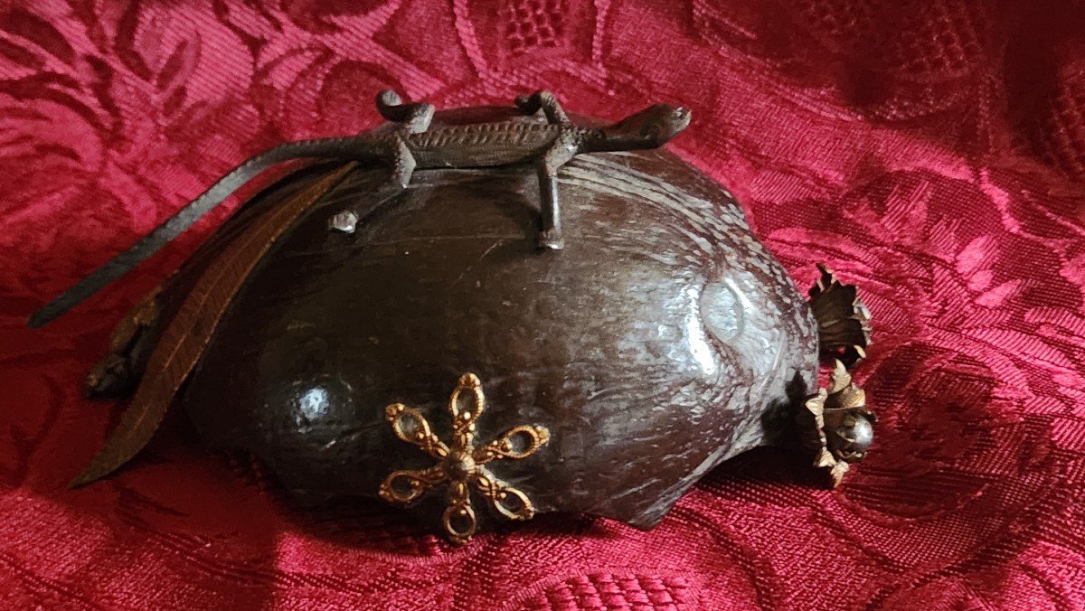 Coconut And Lizard In Bronze 19th Century 