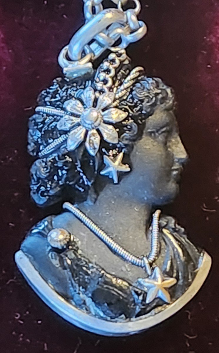 19th Century Woman Profile Cameo Necklace -photo-1