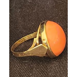 Gold Ring With Coral Cabochon 