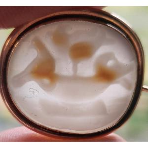 19th Century Gold And Chalcedony Cameo Brooch 