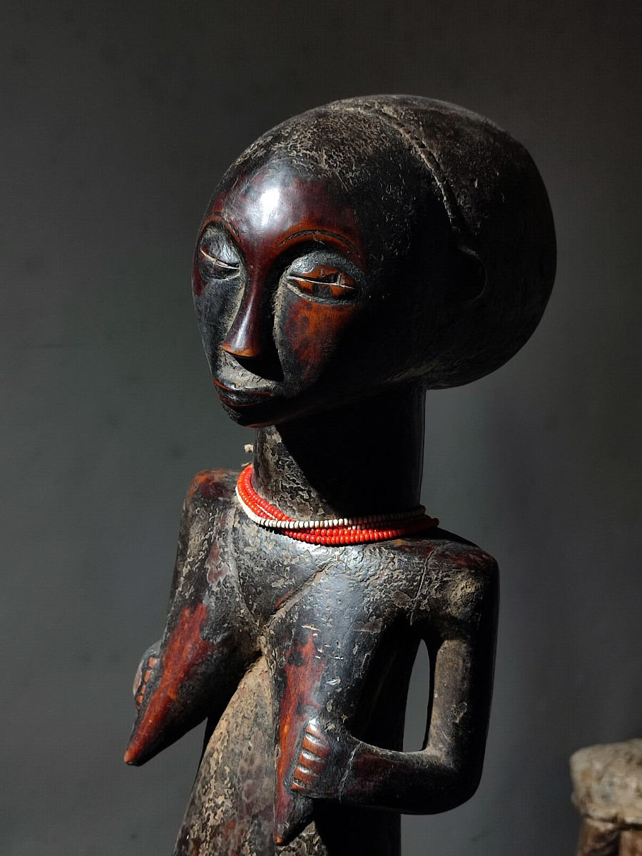 Large Luba Female Statue.-photo-3