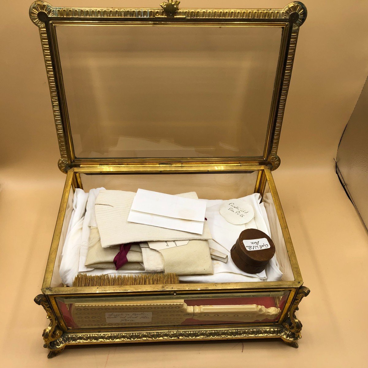 Coffret Reliquaire Contenant Des Objets Ayant Appartenu Au Bienheureux Pontife Pie Ix-photo-3