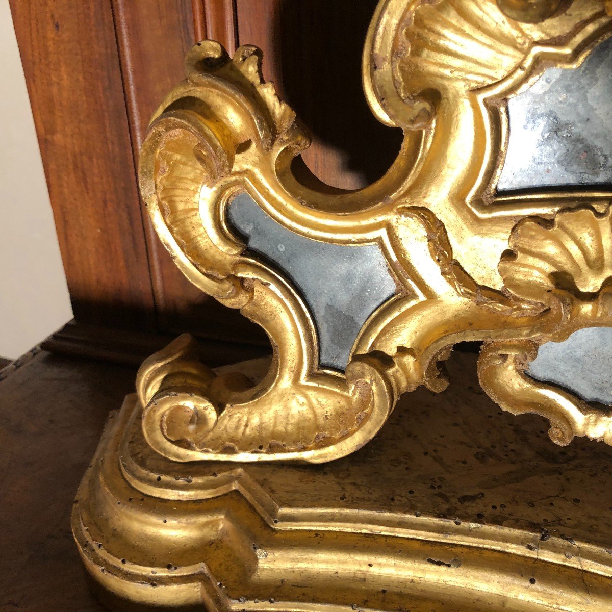 Staurotheca In Carved And Gilded Wood With Mercury Mirror Inserts-photo-1