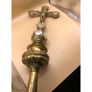 Croix De Processionnelle Du 16ème Siècle En Cuivre Doré Avec Son Porte-croix