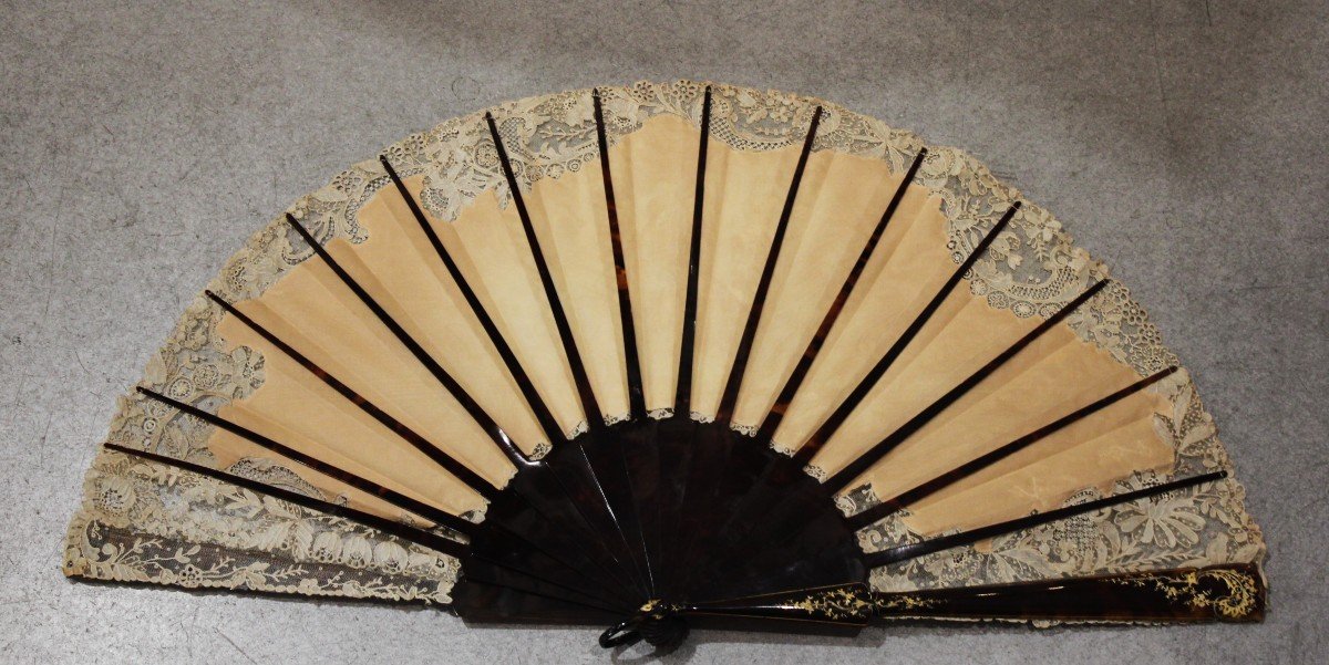 Fine Decorated And Painted Fan.-photo-7