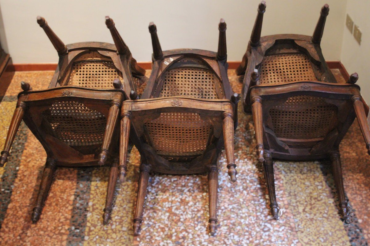 Groupe De 6 Chaises En Noyer Sculpté Et En Paille De Vienne Du XVIIIe Siècle.-photo-2