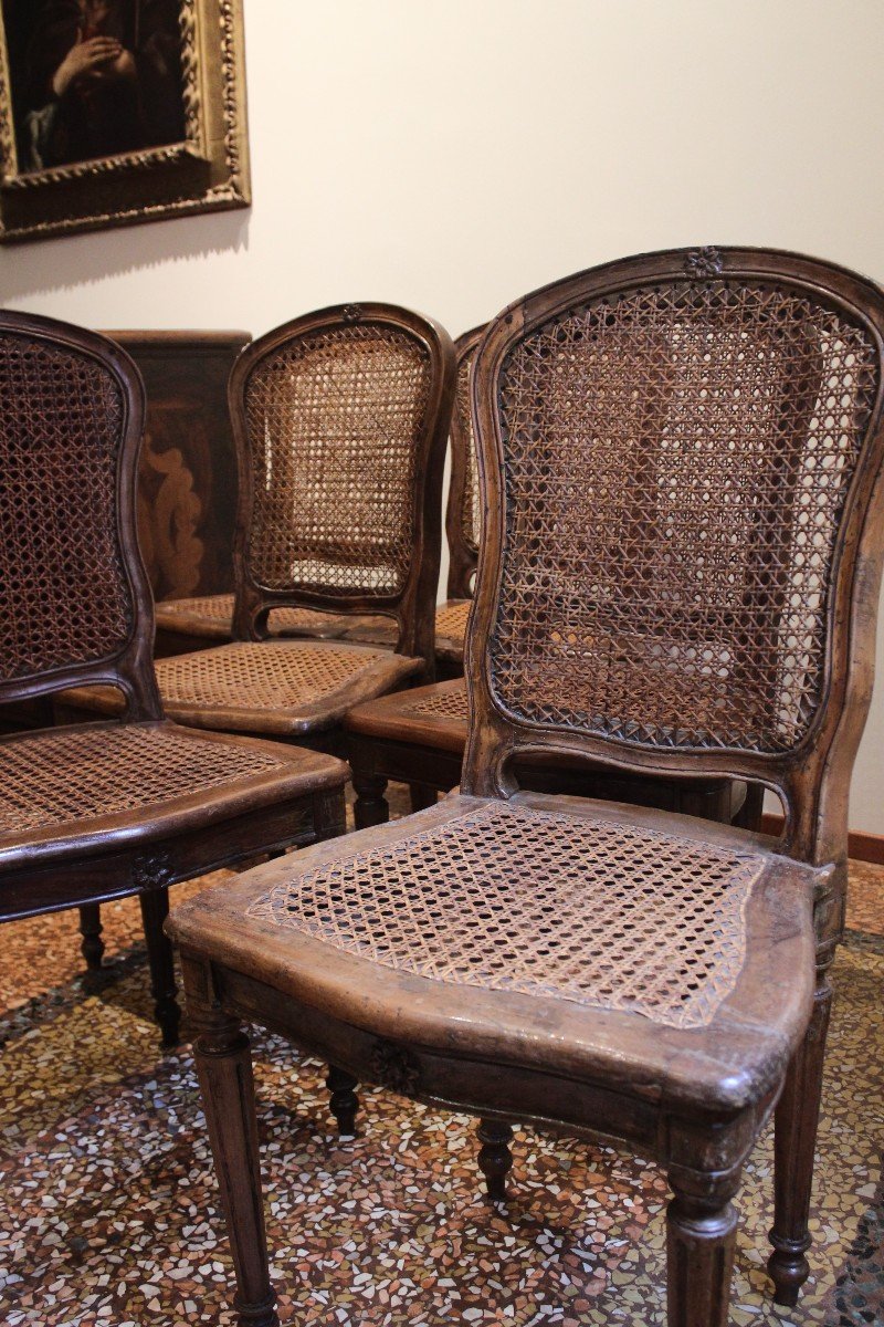 Groupe De 6 Chaises En Noyer Sculpté Et En Paille De Vienne Du XVIIIe Siècle.-photo-7