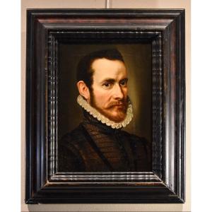 Anthonis Moor Van Dashorts (Utrecht 1519 - Anvers 1576) suiveur, Portrait d'Un Aristocrate