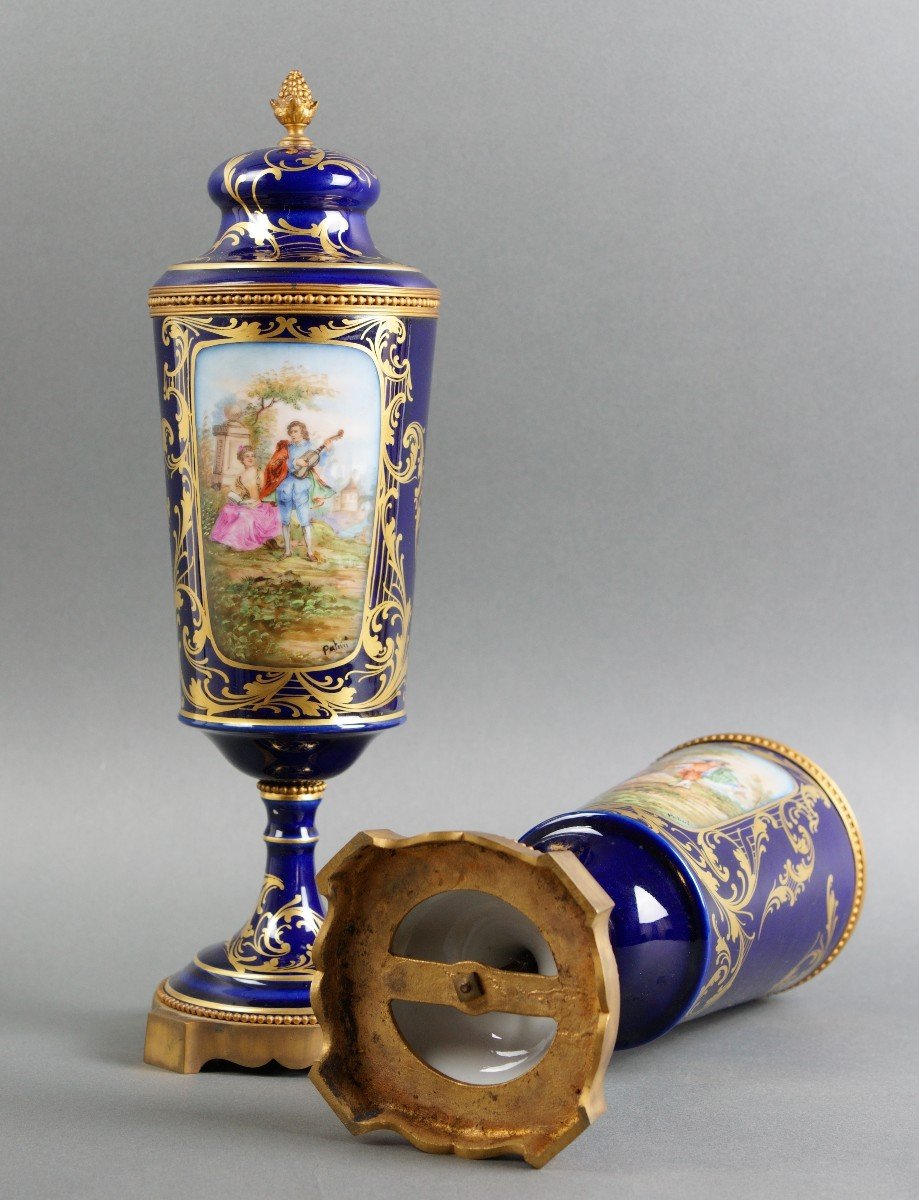 Early 20th Pair Of French Blue Porcelain And Gilt Bronze Vases  In The Sèvres Style -photo-4