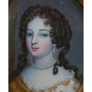 Large Miniature Portrait Of A Lady From The 18th Gilded Bronze Frame