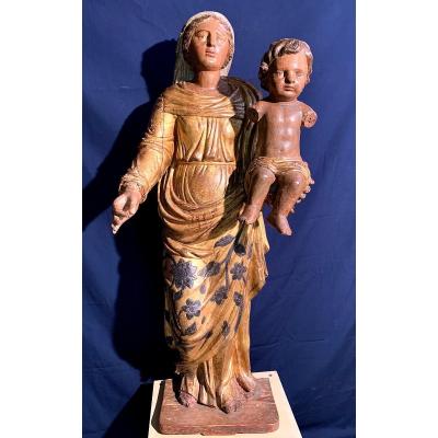 Large Polychrome Wooden Sculpture “virgin Holding The Child In Her Arms” - XVI Century 