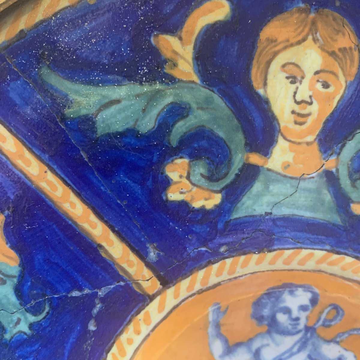 ### Antique Maiolica Plate From The Late 16th Century With Putto And Toy (pinwheel?) - Urbino-photo-2