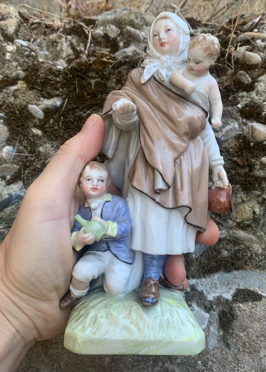 Kpm Berlin Porcelain Figurine: "beggar Woman With Children"-photo-2