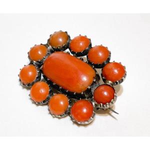 Early 19th Century Georgian Era English Coral And Low Carat Rose Gold Brooch.