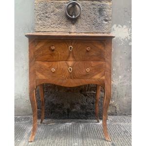 Small Chest Of Drawers In Walnut Veneer, Italy, 18th Century, W. 66cm X H. 81