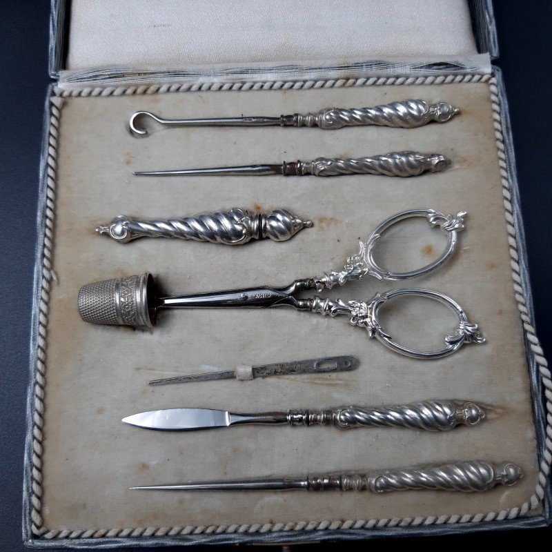 800 Silver Sewing Set