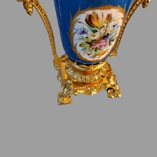 Small Pair Of Sevres Porcelain And Gilt Bronze Vases From The Napoleon III Period-photo-1