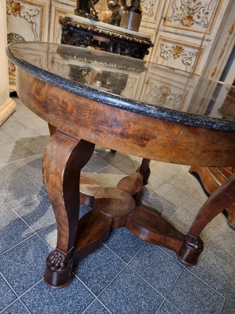 Round Table In Mahogany Wood And Mahogany Feather-photo-4