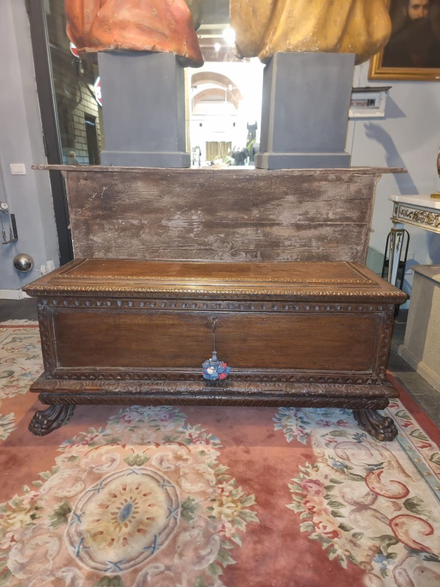 Wooden Wedding Chest From The Early 17th Century-photo-4