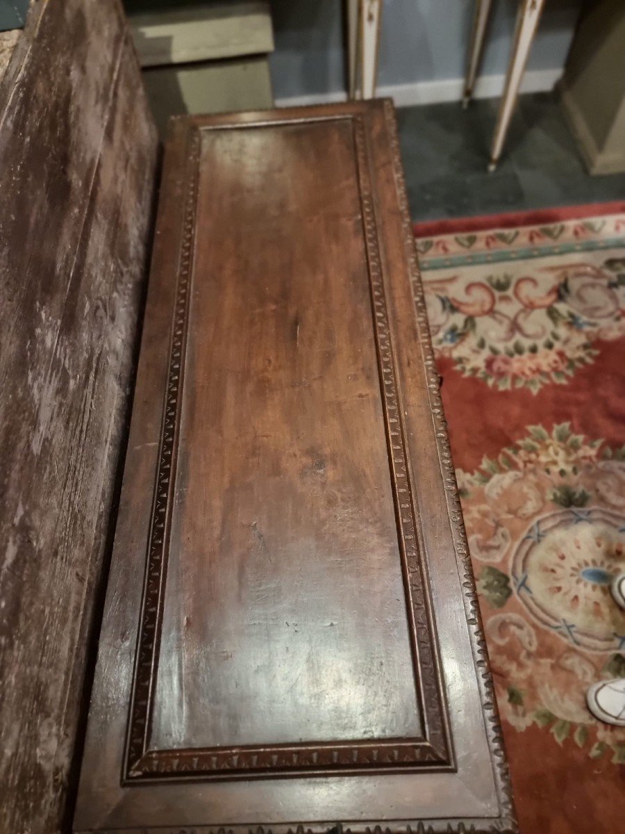 Wooden Wedding Chest From The Early 17th Century-photo-4