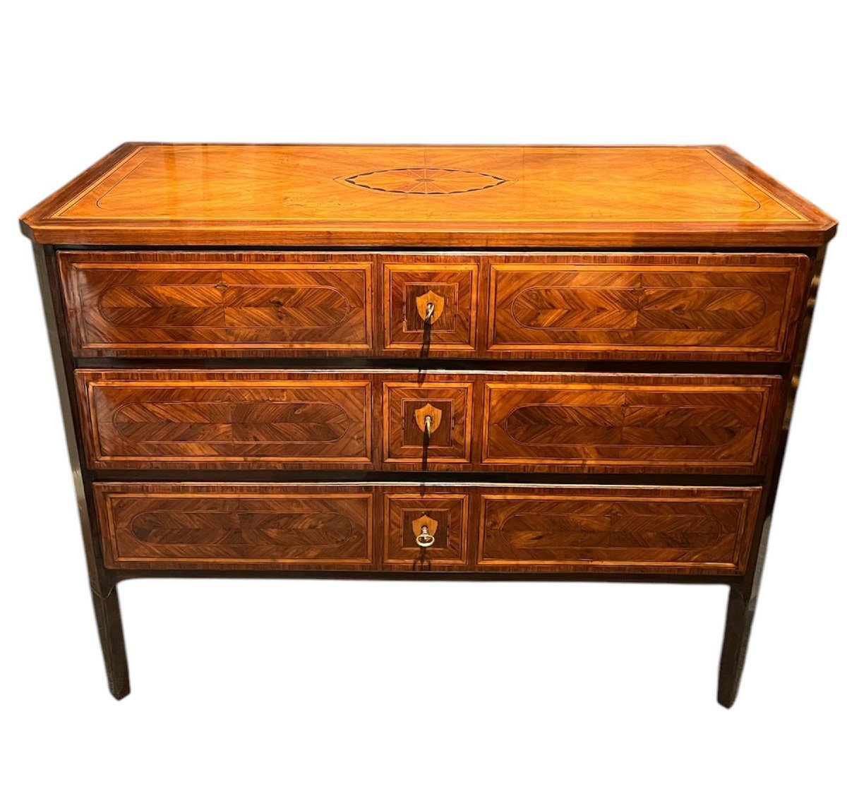 18th Century Threaded Chest Of Drawers