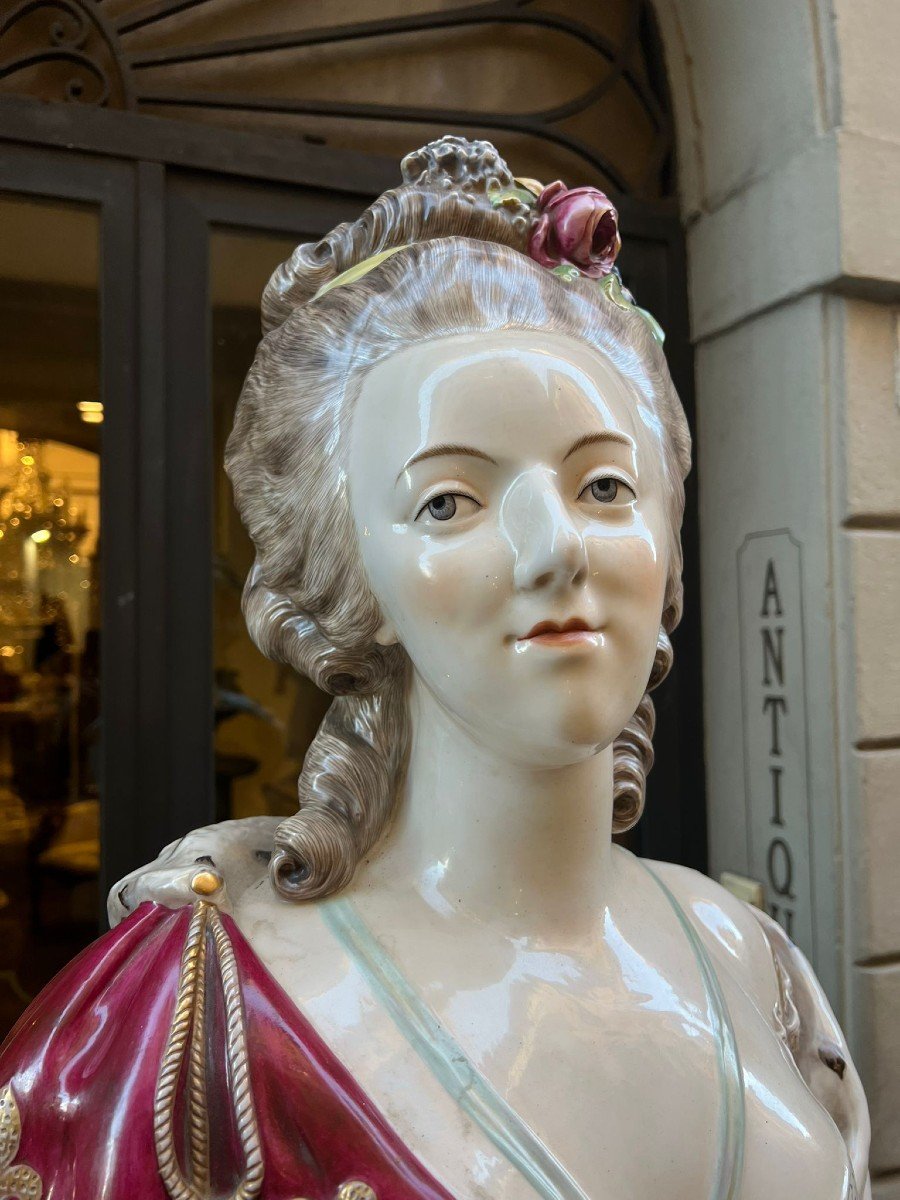 Sculpture Polychrome Représentant Marie-antoinette-photo-3