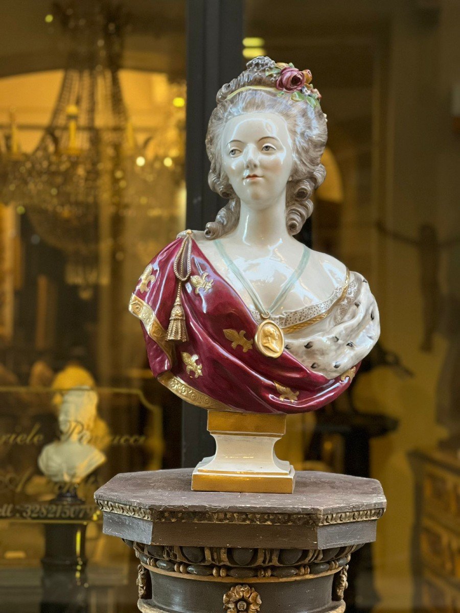 Sculpture Polychrome Représentant Marie-antoinette-photo-4