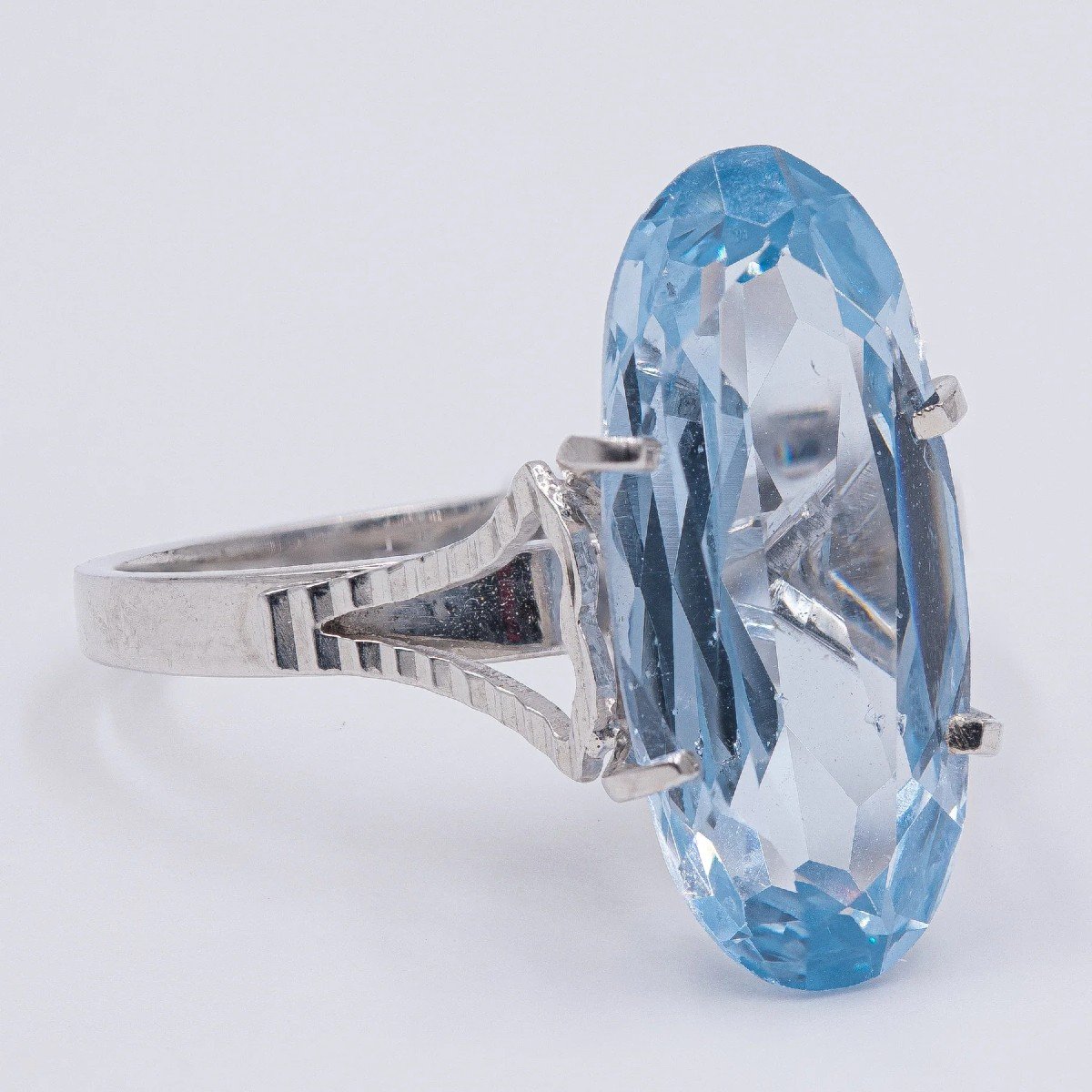 Bague Topaze Bleue Vintage En Or Blanc 18 Carats-photo-3