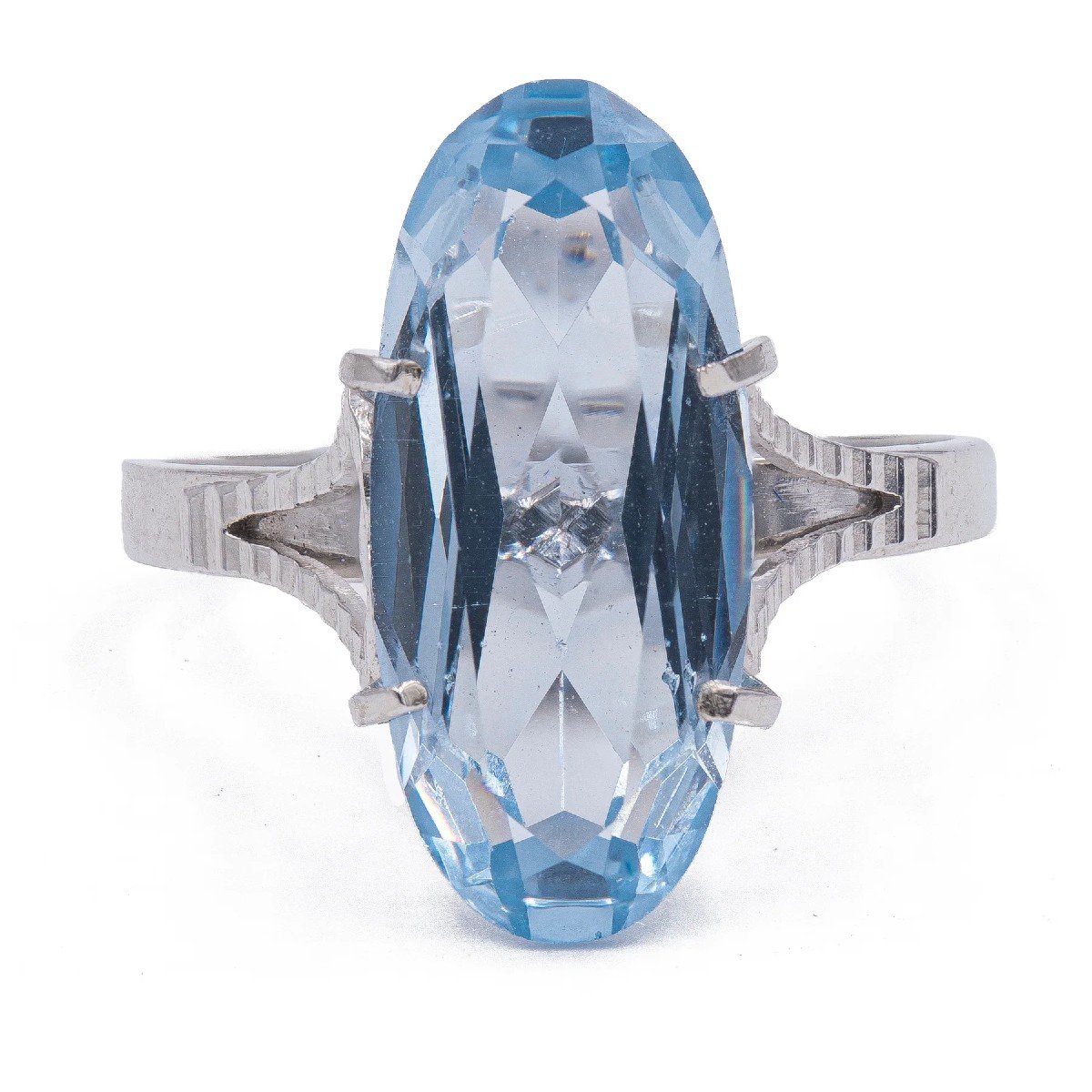 Bague Topaze Bleue Vintage En Or Blanc 18 Carats