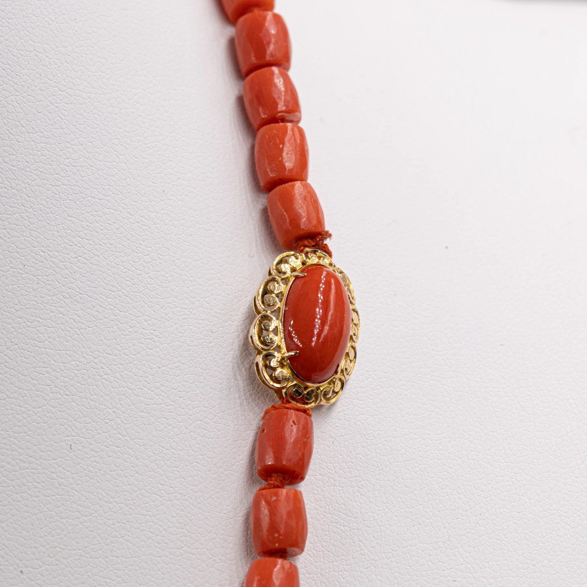 Vintage Coral Necklace With 18k Yellow Gold Clasp, 60s-photo-2