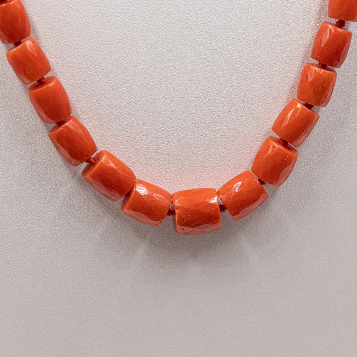 Vintage Coral Necklace With 18k Yellow Gold Clasp, 60s-photo-3